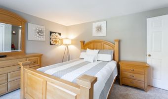 27 Arabian Way, Chester, NH 03036