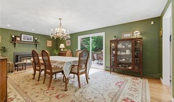 40 White Pine Dr, Glocester, RI 02814