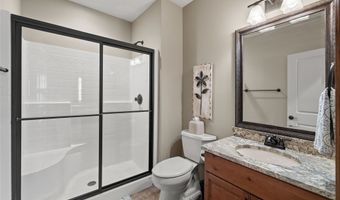 904 Eagle Creek Blvd SW, Altoona, IA 50009