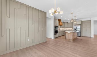 422 NE Lakota Dr, Adrian, MO 64720