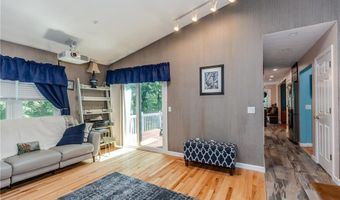 20 Birch View Ct, Cranston, RI 02921