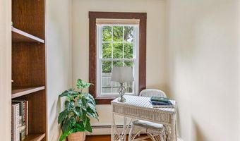 4 Garfield Ave, Bristol, RI 02809