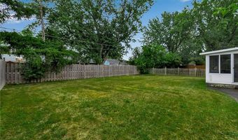67 Castle Ct, Amherst, NY 14226
