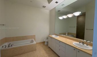 20000 E Country Club Dr 104, Aventura, FL 33180