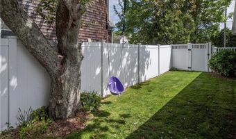 24 Southmayd St, Newport, RI 02840