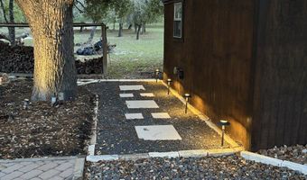 828 Shady Grv, Adkins, TX 78101