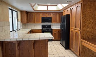 15370 Tacony Rd, Apple Valley, CA 92307