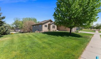 608 N Riverwood Cir, Brandon, SD 57005