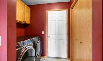 10390 64th St NE, Albertville, MN 55301