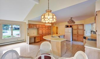 73 South St, Burlington, VT 05401