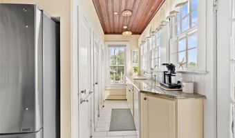 260 Ocean Ave, Amityville, NY 11701