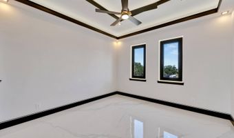517 Treviso Dr, Apollo Beach, FL 33572