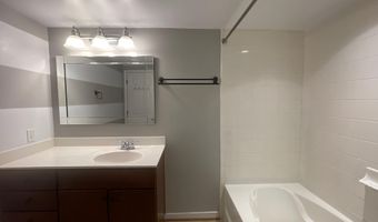 4061 S FOUR MILE RUN Dr 301, Arlington, VA 22204
