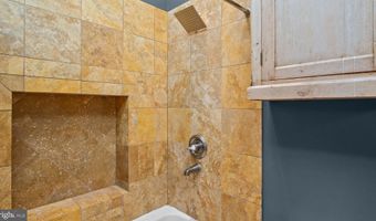 28 SWAN St, Lambertville, NJ 08530