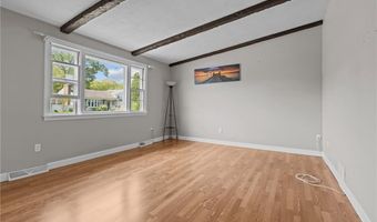 19 Irondale St, Warwick, RI 02886