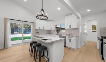 7118 Stanford Ave, La Mesa, CA 91942