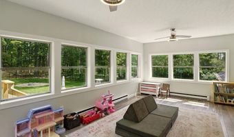 62 Palomino Ln, Bedford, NH 03110