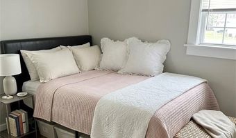 1 Phillips St B, North Kingstown, RI 02852