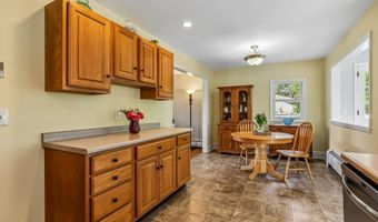 6 Country Ridge Rd, Danbury, CT 06811