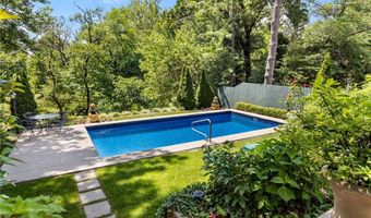 52 Fairmount Dr, Alton, IL 62002