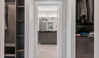 435 Dunwoody Dr, Aurora, OH 44202