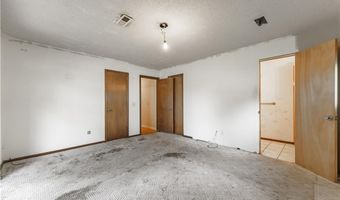 202 Big Tree Dr, Bentonville, AR 72712