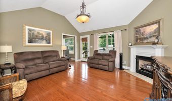 1420 Summerchase Ln, Albertville, AL 35951