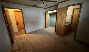 634 S Wells St, Aberdeen, SD 57401