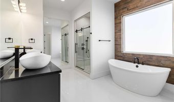 810 NW 11th St, Bentonville, AR 72712