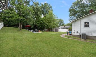 26 Ferncrest Dr, Cumberland, RI 02864