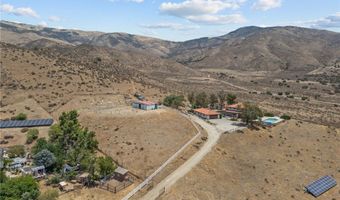 8525 Wildflower Ln, Agua Dulce, CA 91390