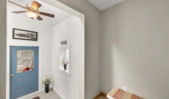 21 Bowling Green Ln, Belfast, ME 04915