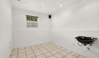 9 MAINMAST Ct, Baltimore, MD 21220