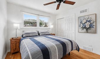 639 N Kaspar Ave, Arlington Heights, IL 60004