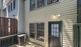 5028 9TH St S, Arlington, VA 22204