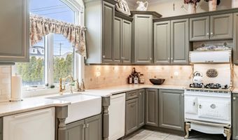 304 8th Ave, Belmar, NJ 07719