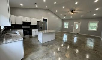 90 Gainer Ferry Rd, Batesville, AR 72501