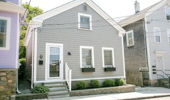 45 Holland St, Newport, RI 02840