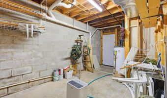 16 SPRUCE HOLLOW Rd, Basye, VA 22810