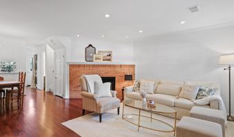 811 GIBBON St, Alexandria, VA 22314