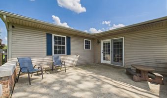 121 Woodland Dr, Hartford City, IN 47348