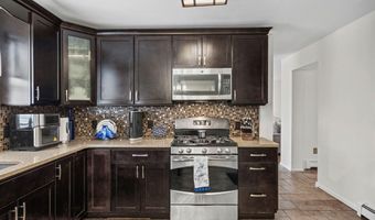 117 E Windswept Dr, Amsterdam, NY 12010