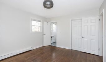 11 Granada Ter, Middletown, RI 02842
