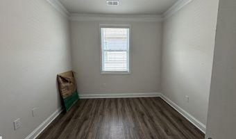 1984 Crumhorn Ave, Boiling Springs, SC 29316