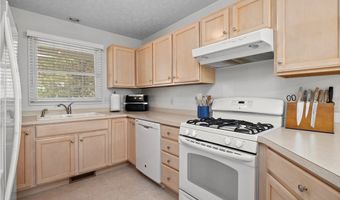 1050 Coopers Run, Amherst, OH 44001