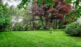 34 Valerie Ln, Danbury, CT 06811