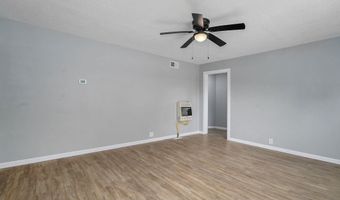 12 E Hawthorne St, Aurora, MO 65605