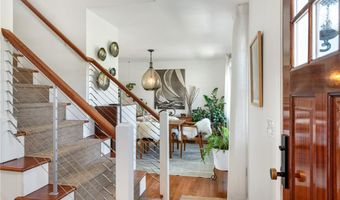 7 Maloney Ln, Middletown, RI 02842