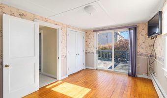 120 Chestnut Ave, Narragansett, RI 02882