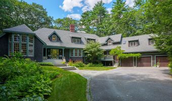 9 Scitterygussett Dr, Falmouth, ME 04105